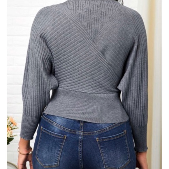 New off the shoulder or close shoulder sweater! Lg - Picture 3 of 4